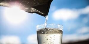 Desigualdades no Acesso à Água e Saneamento no Brasil: Um Desafio Persistente