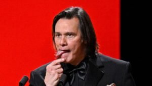 Jim Carrey: Esclarecendo Rumores de Clonagem Após Aparição em Cerimônia