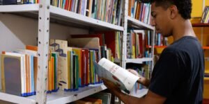 Alerj Institui Programa para Fomentar Leitura e Escrita entre Jovens no RJ