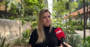 Ruth Manus Reflete sobre Estigmas e Expectativas em Relação às Mulheres