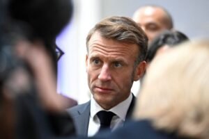 Macron Anuncia Liberação Coordenada de Petróleo para Estabilizar o Mercado
