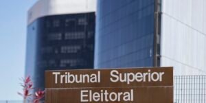 TSE Avalia Suspensão de Pesquisa que Afeta Flávio Bolsonaro